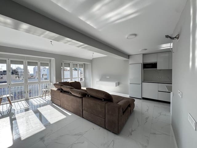 Apartamento de 3 habitaciones en Centro, Torrevieja en venta - 250.000 € (Ref: 9462079)