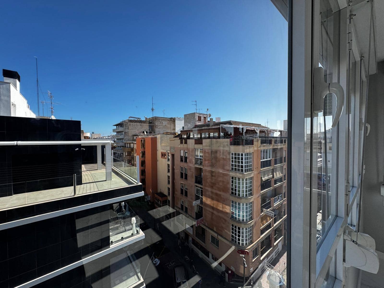 Apartamento de 3 habitaciones en Torrevieja en venta - 250.000 € (Ref: 9462079)