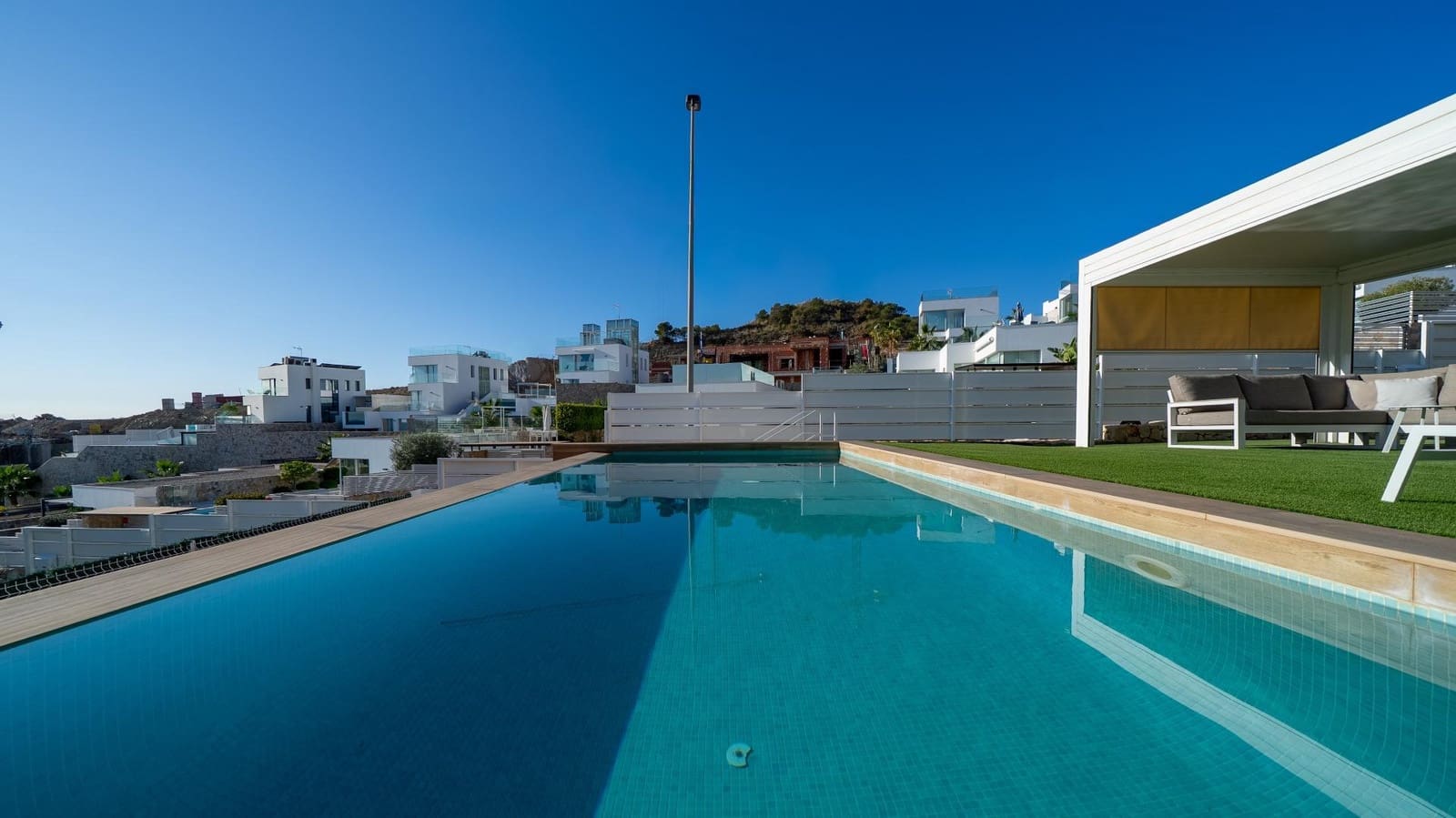 3 bedroom Villa for sale in Finestrat with pool - € 650,000 (Ref: 9462080)