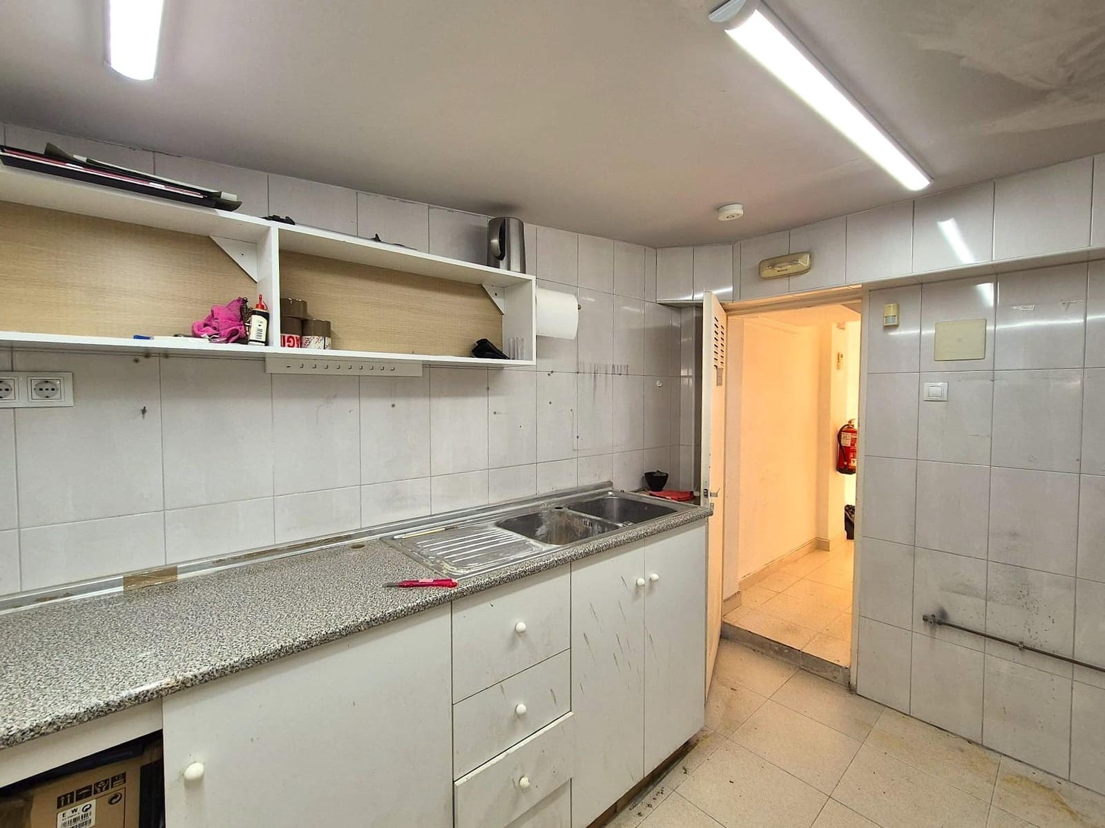 Kommersiell till salu i Playa de San Juan - 132 000 € (Ref: 9465757)