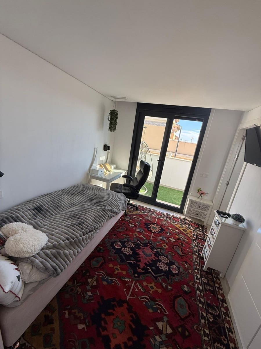 Chalet de 3 habitaciones en Orihuela Costa en venta - 369.000 € (Ref: 9468486)