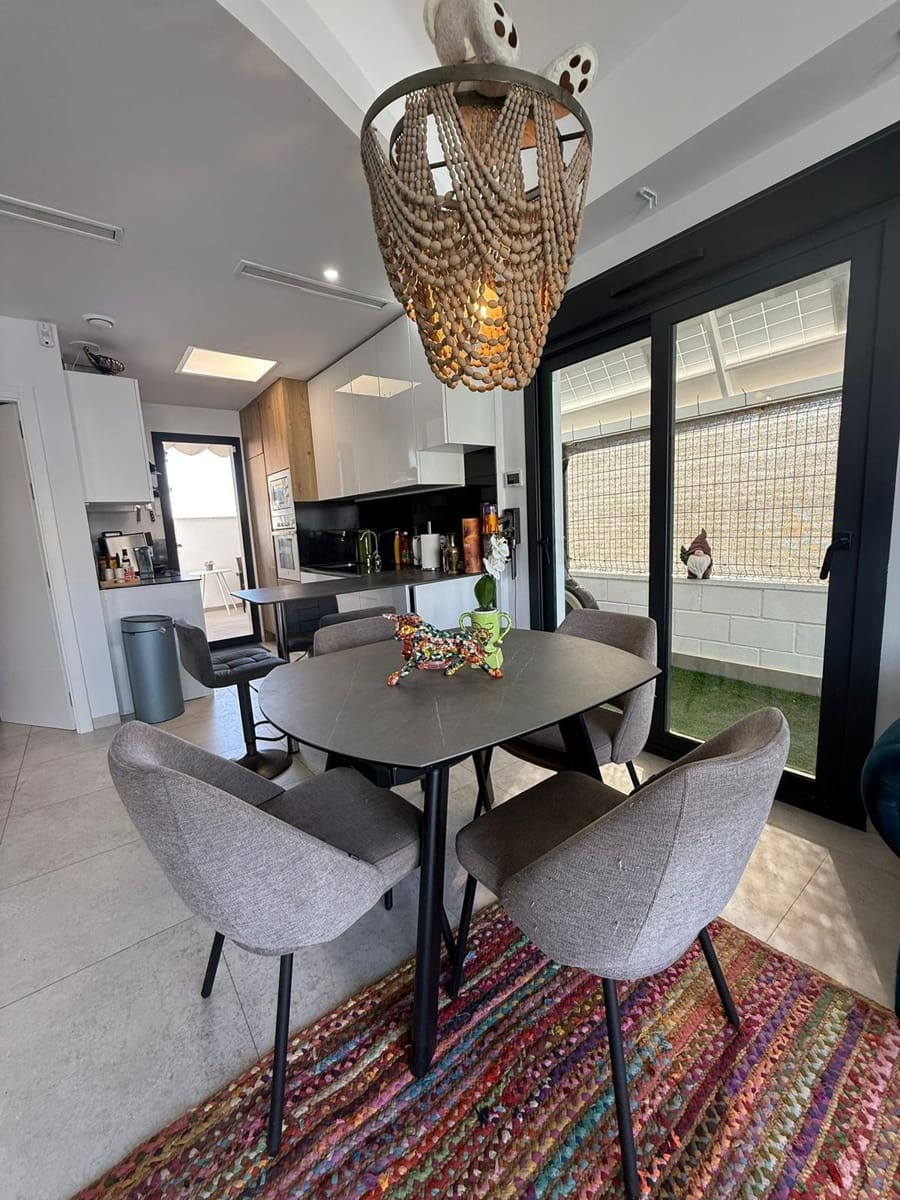 Chalet de 3 habitaciones en Orihuela Costa en venta - 369.000 € (Ref: 9468486)