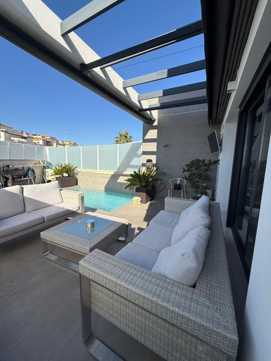 Chalet de 3 habitaciones en Orihuela Costa en venta - 369.000 € (Ref: 9468486)