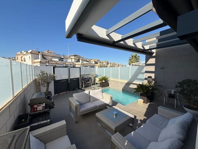 Chalet de 3 habitaciones en Orihuela Costa, Orihuela en venta - 369.000 € (Ref: 9468486)