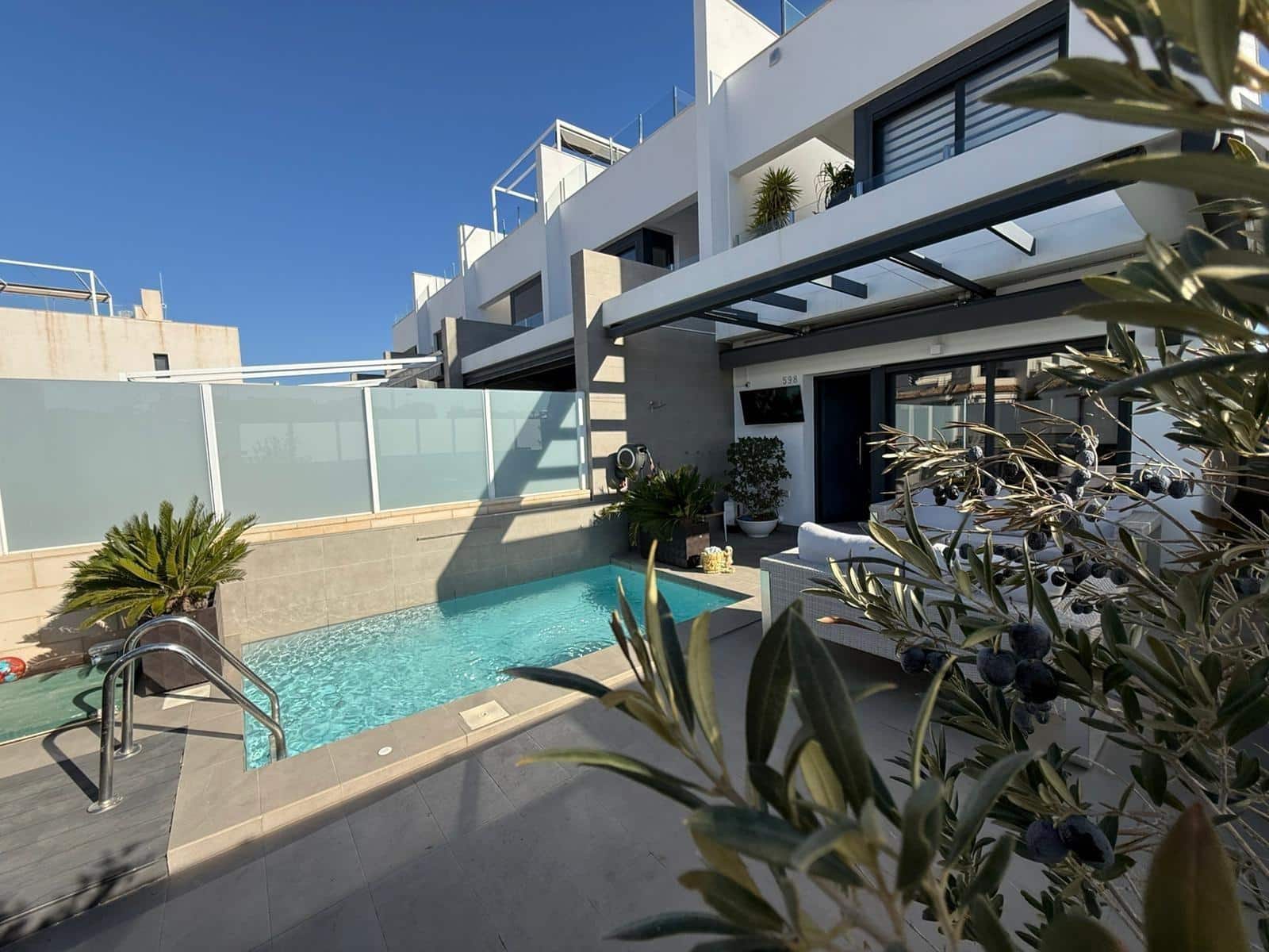 Chalet de 3 habitaciones en Orihuela Costa en venta - 369.000 € (Ref: 9468486)