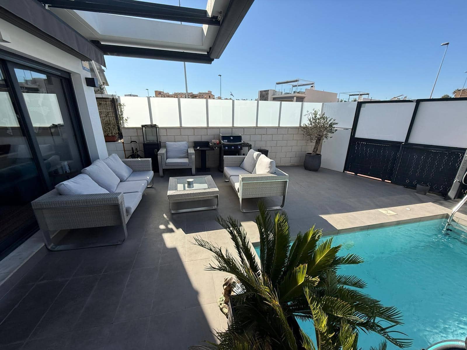 Chalet de 3 habitaciones en Orihuela Costa en venta - 369.000 € (Ref: 9468486)