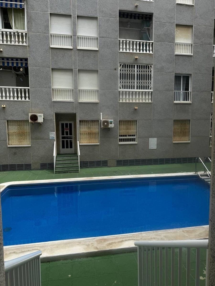 Monolocale in vendita in Torrevieja con piscina - 95.000 € (Rif: 9468487)