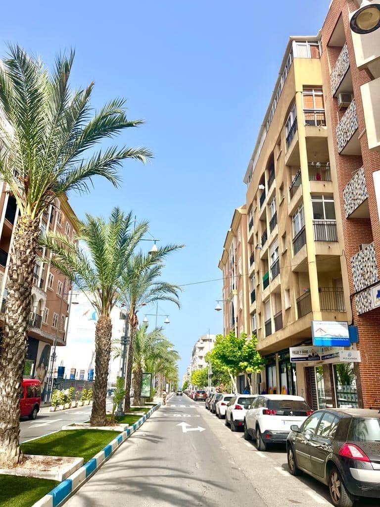 1 makuuhuone Huoneisto myytävänä paikassa Torrevieja mukana uima-altaan - 99 900 € (Ref: 9468489)