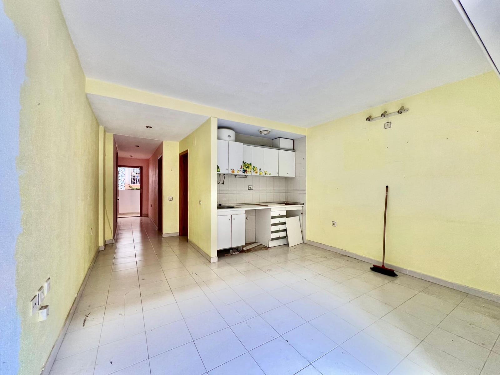 1 makuuhuone Huoneisto myytävänä paikassa Torrevieja mukana uima-altaan - 99 900 € (Ref: 9468489)