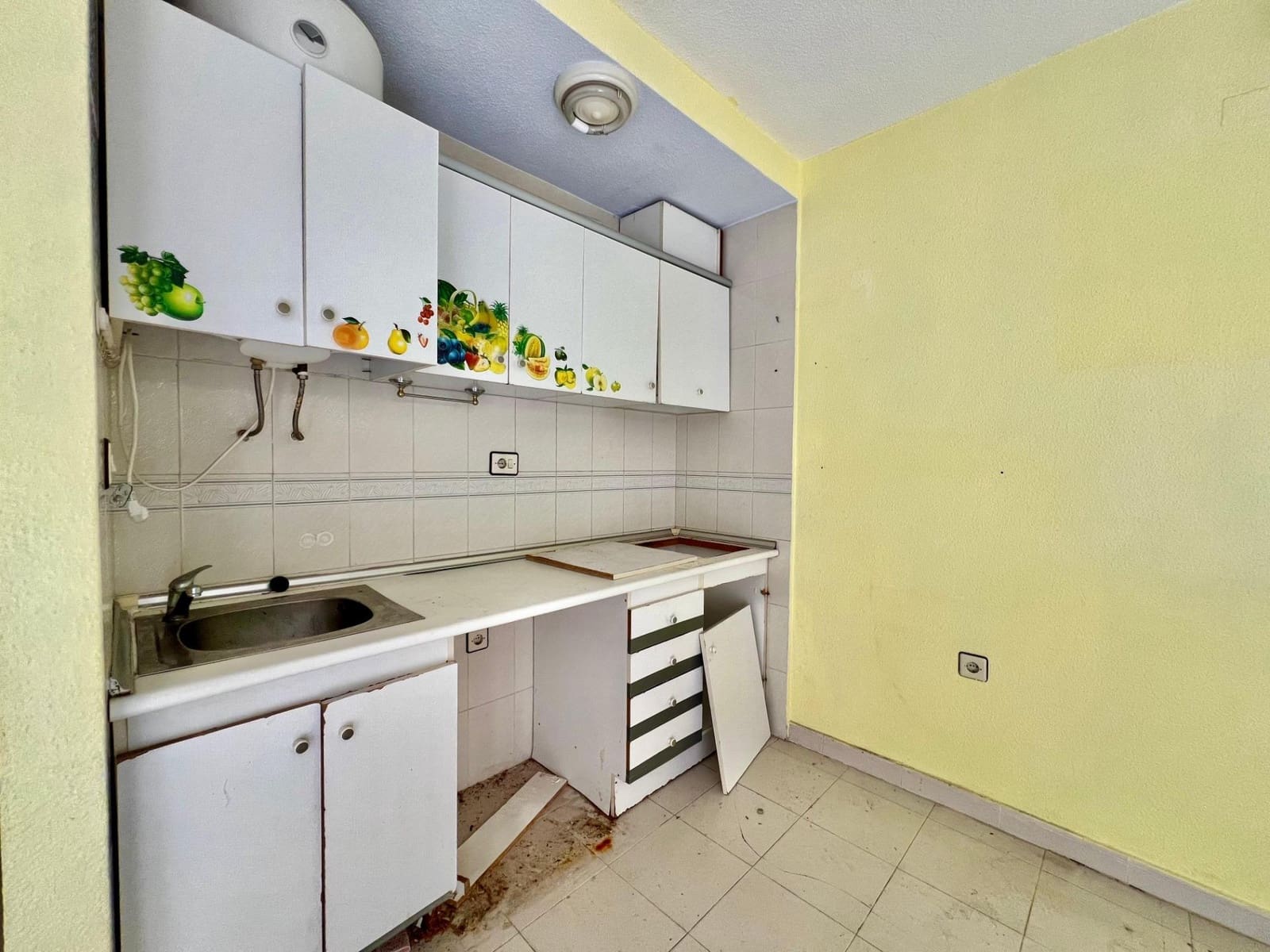 1 makuuhuone Huoneisto myytävänä paikassa Torrevieja mukana uima-altaan - 99 900 € (Ref: 9468489)