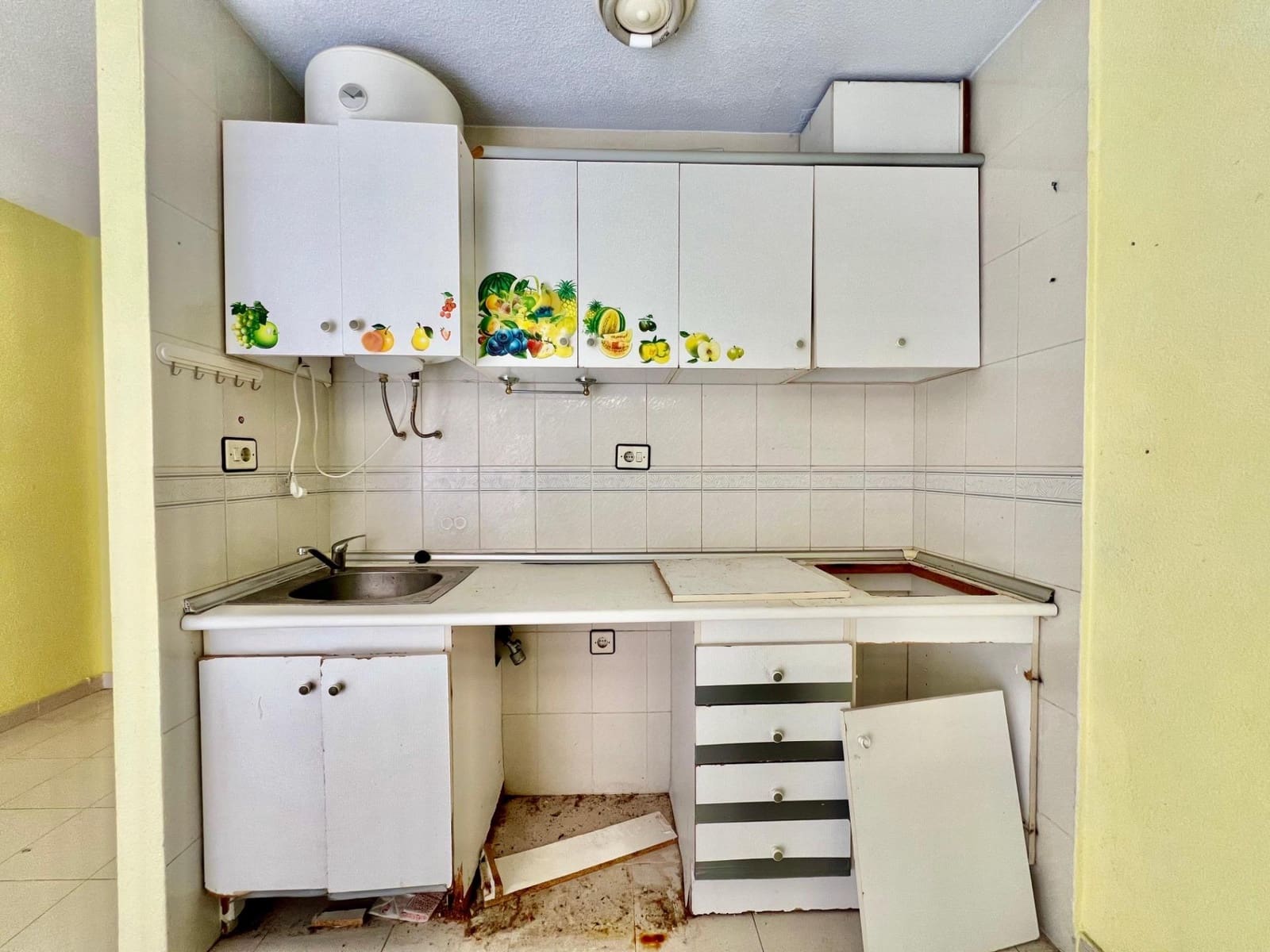 1 makuuhuone Huoneisto myytävänä paikassa Torrevieja mukana uima-altaan - 99 900 € (Ref: 9468489)