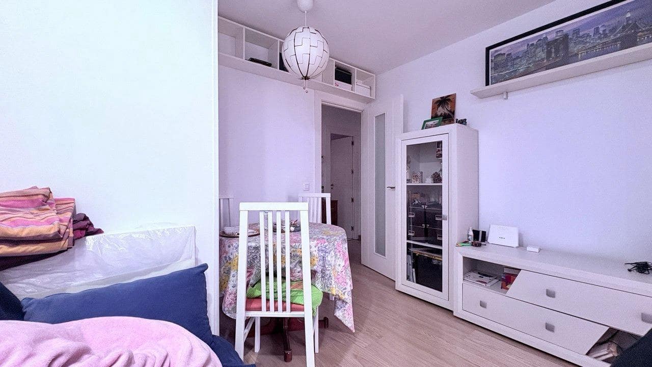 Piso de 3 habitaciones en Madrid ciudad en venta - 230.000 € (Ref: 9470694)