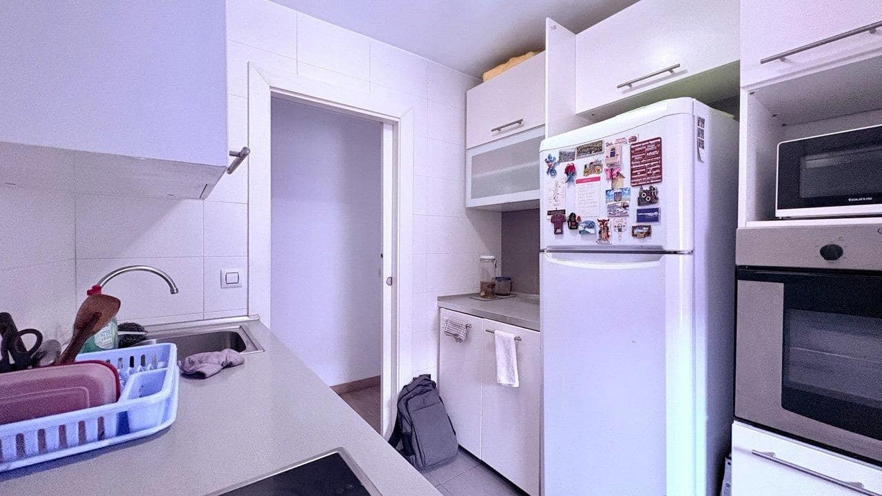 Piso de 3 habitaciones en Madrid ciudad en venta - 230.000 € (Ref: 9470694)