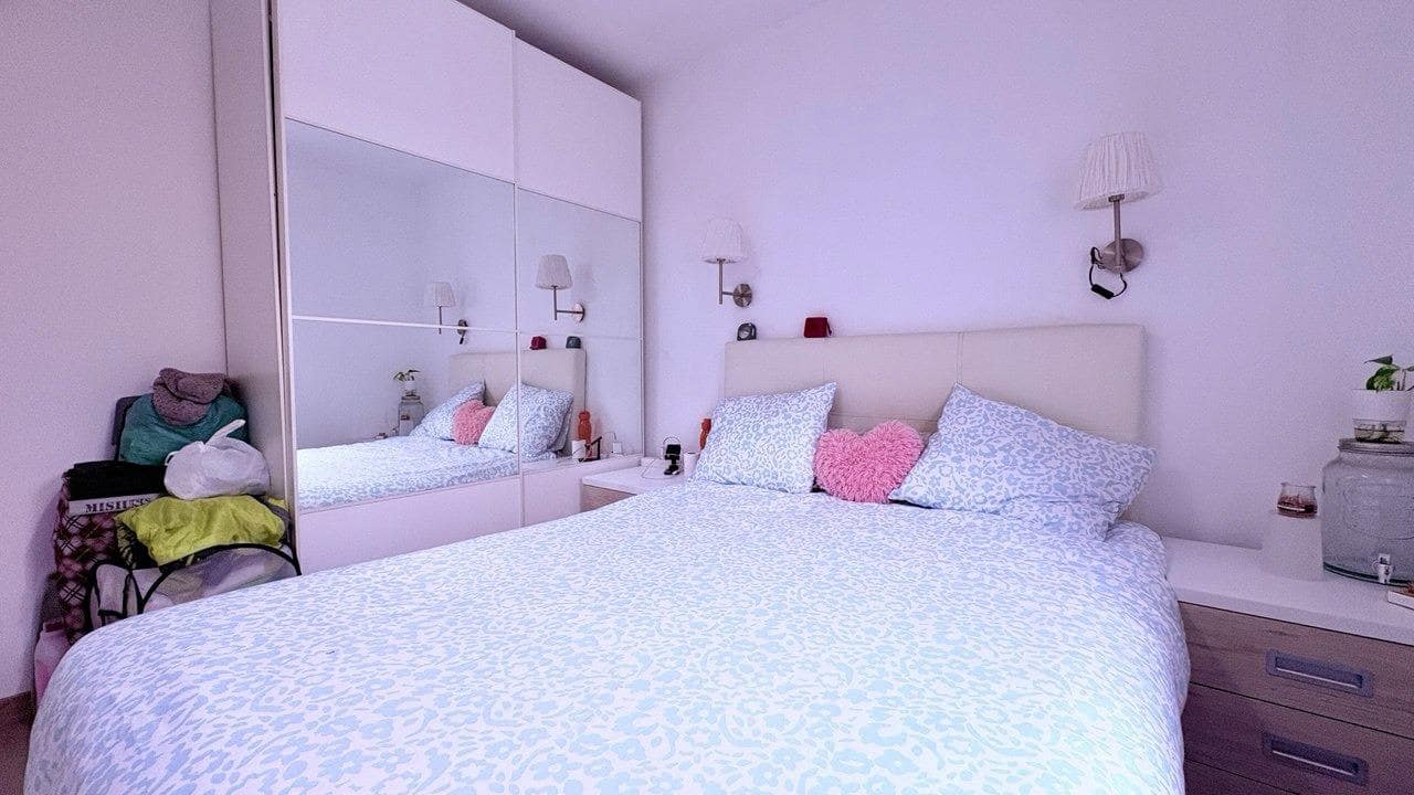 Piso de 3 habitaciones en Madrid ciudad en venta - 230.000 € (Ref: 9470694)