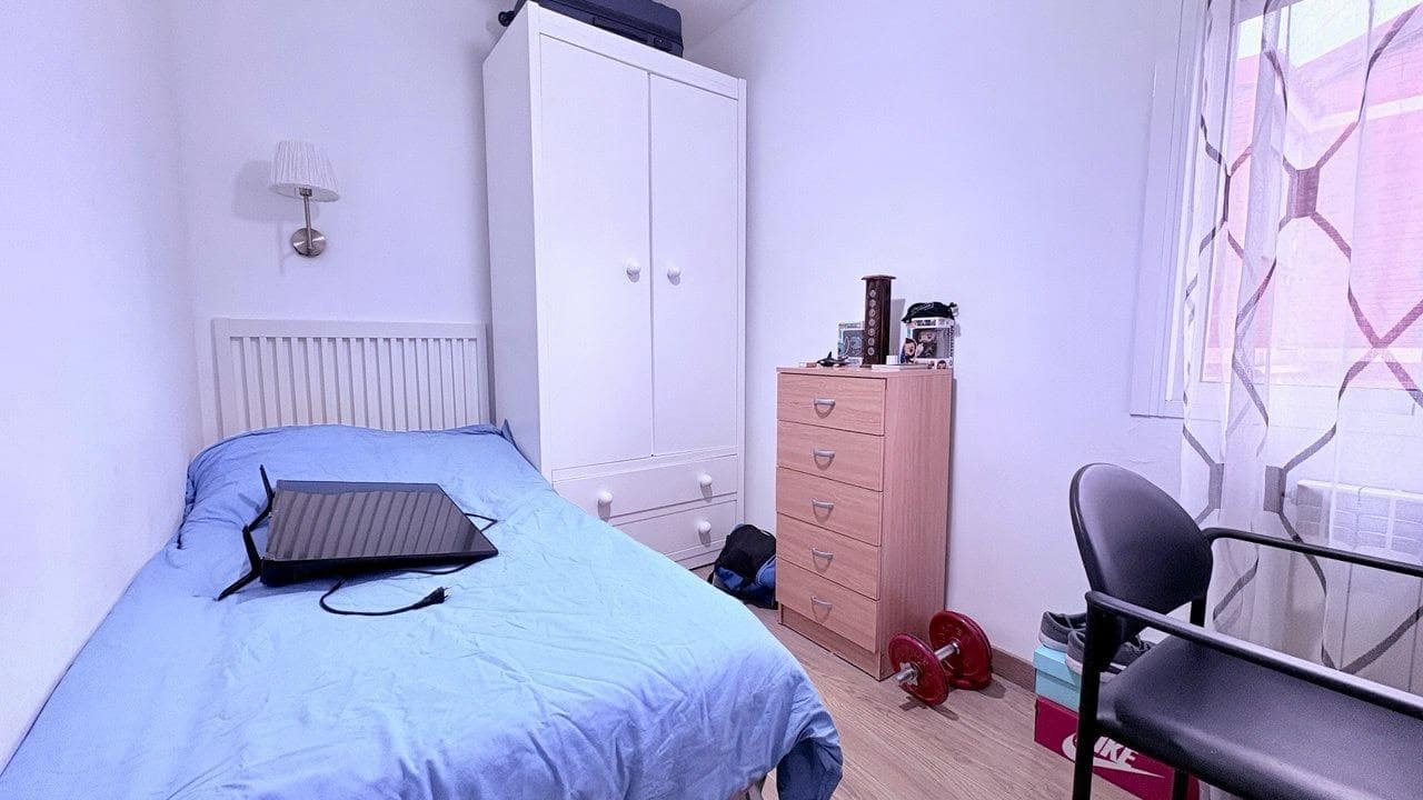 Piso de 3 habitaciones en Madrid ciudad en venta - 230.000 € (Ref: 9470694)