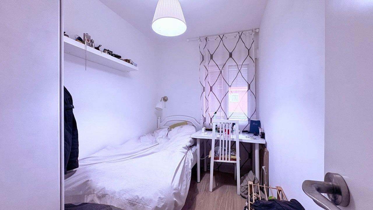 Piso de 3 habitaciones en Madrid ciudad en venta - 230.000 € (Ref: 9470694)