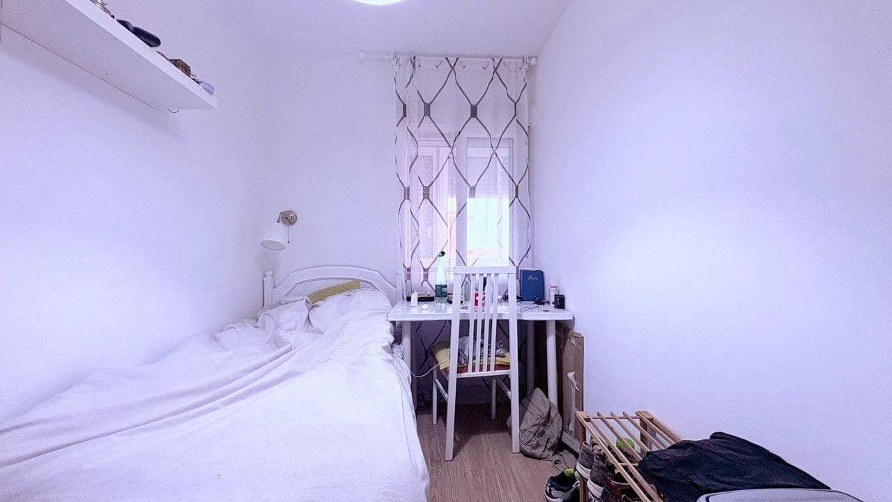 Piso de 3 habitaciones en Madrid ciudad en venta - 230.000 € (Ref: 9470694)