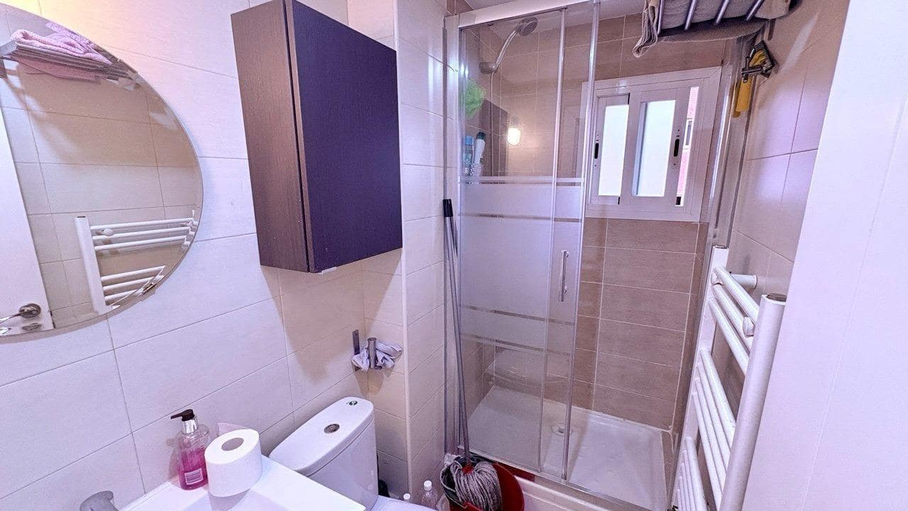 Piso de 3 habitaciones en Madrid ciudad en venta - 230.000 € (Ref: 9470694)