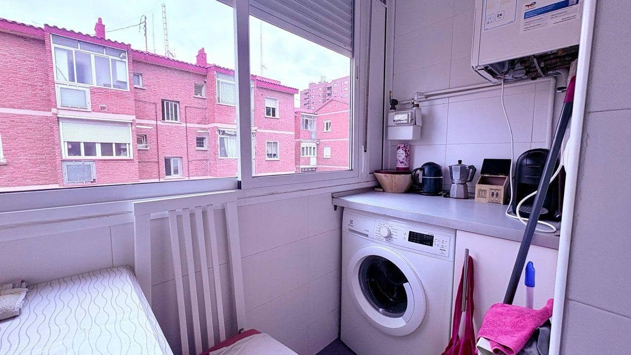 Piso de 3 habitaciones en Madrid ciudad en venta - 230.000 € (Ref: 9470694)
