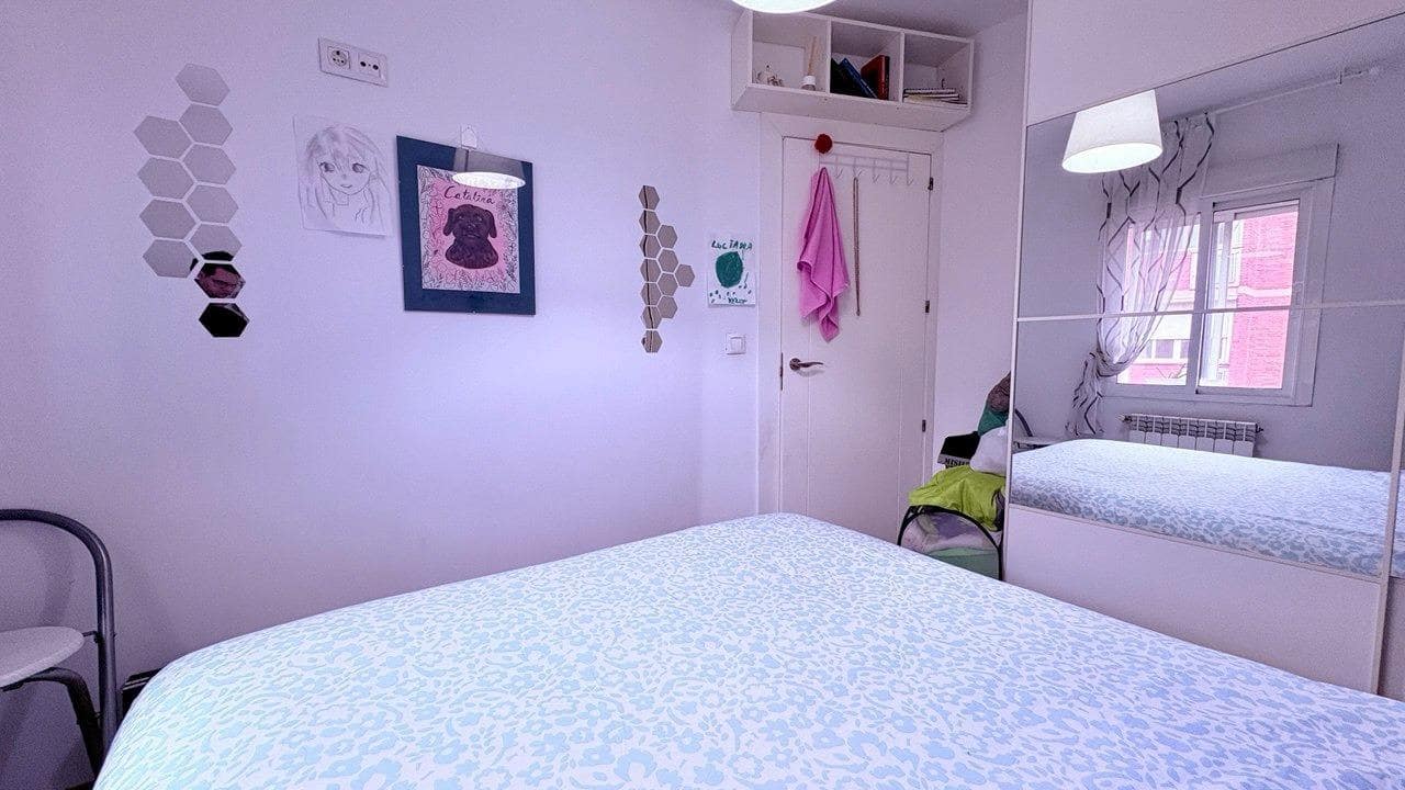 Piso de 3 habitaciones en Madrid ciudad en venta - 230.000 € (Ref: 9470694)