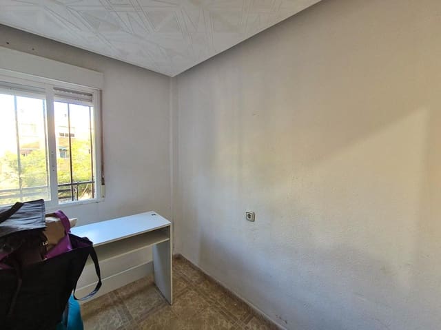 6 soverom Leilighet til salgs i Juan XXIII, Alicante by - € 59 000 (Ref: 9472975)