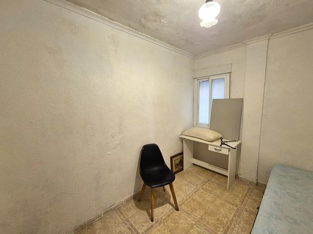 6 soverom Leilighet til salgs i Juan XXIII, Alicante by - € 59 000 (Ref: 9472975)