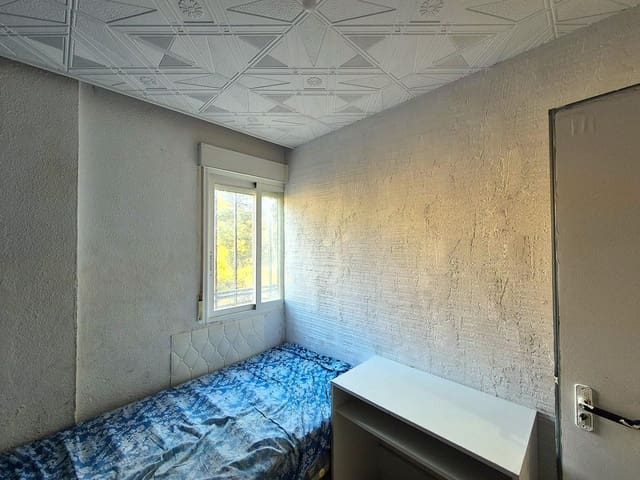 6 soverom Leilighet til salgs i Juan XXIII, Alicante by - € 59 000 (Ref: 9472975)