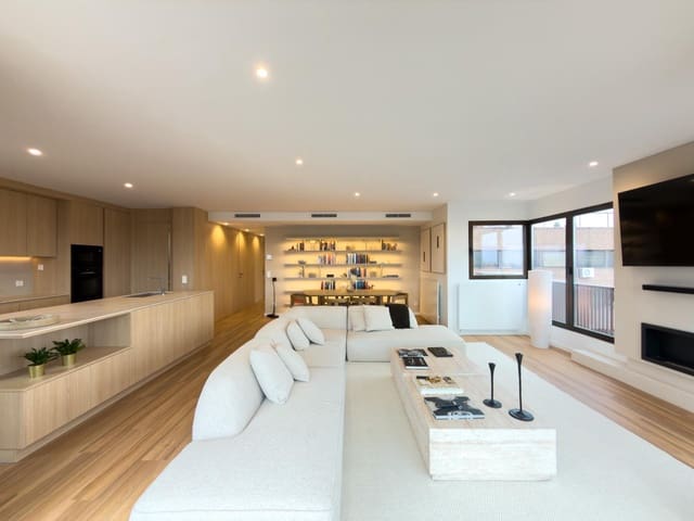 3 sovrum Lägenhet till salu i San Juan Bautista, Madrid stad - 1 790 000 € (Ref: 9474915)