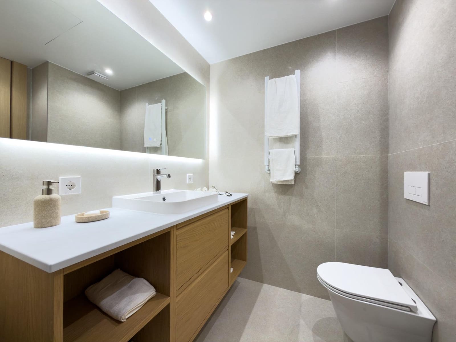 3 sovrum Lägenhet till salu i Madrid stad med pool - 1 790 000 € (Ref: 9474915)