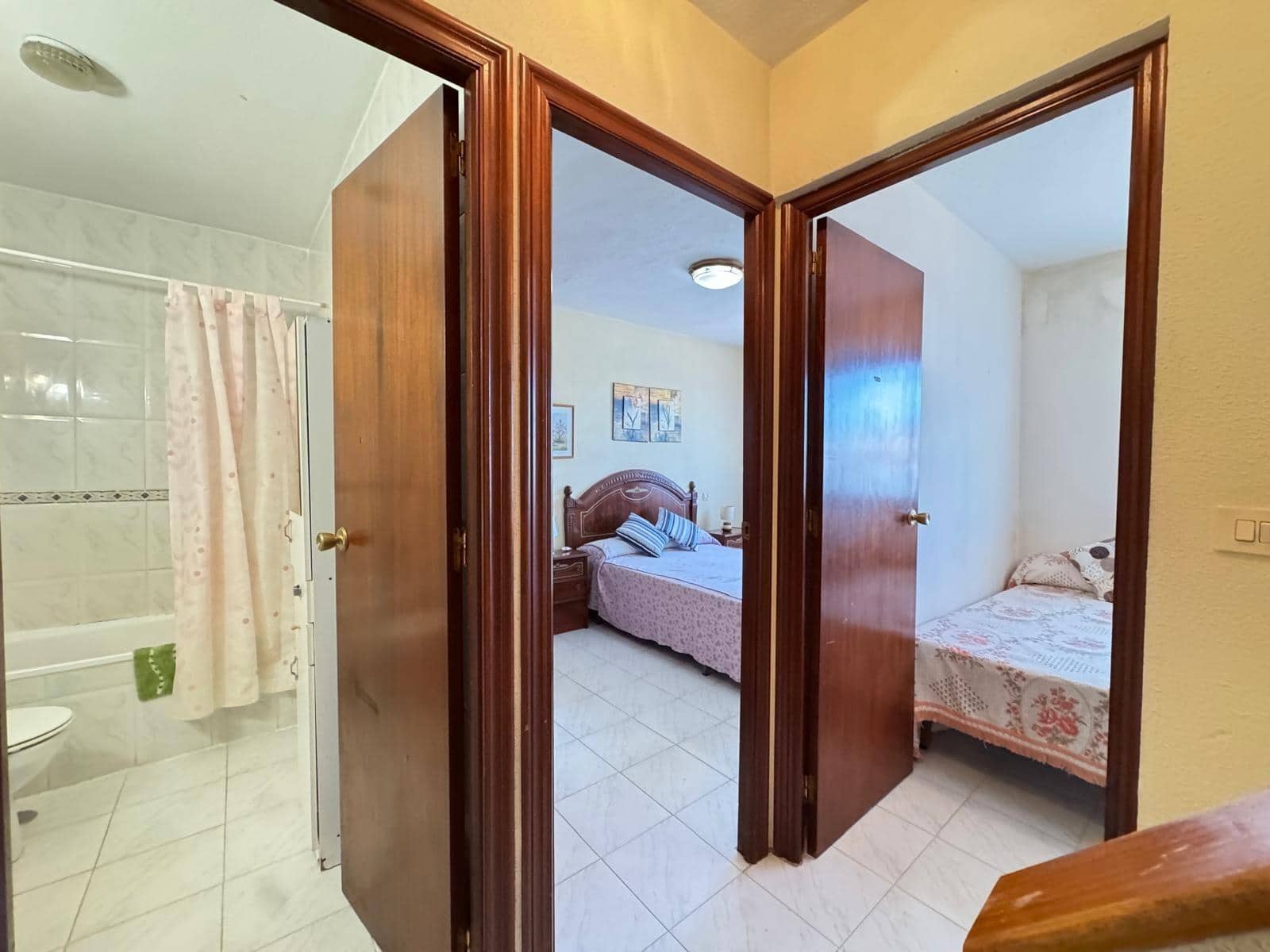 Adosado de 3 habitaciones en Torrevieja en venta con piscina - 142.000 € (Ref: 9497184)