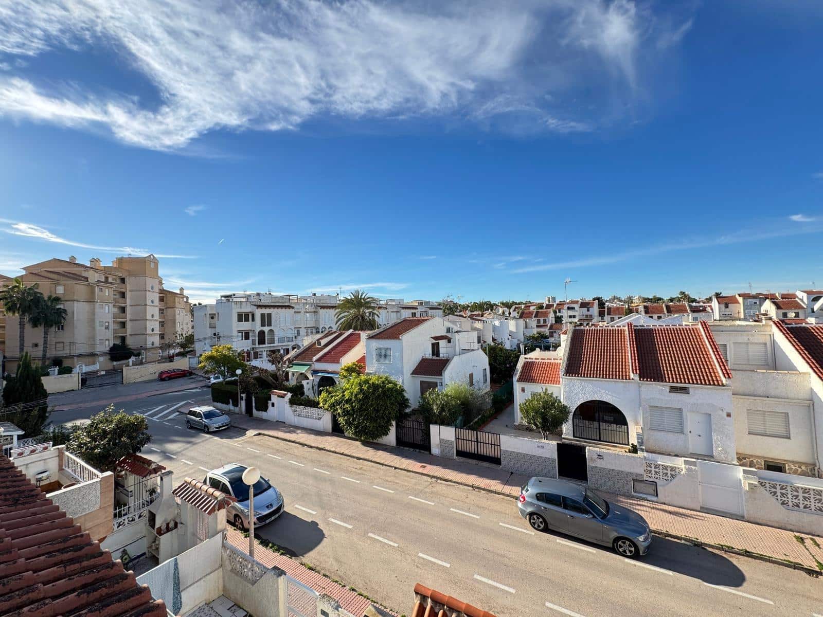 Adosado de 3 habitaciones en Torrevieja en venta con piscina - 142.000 € (Ref: 9497184)
