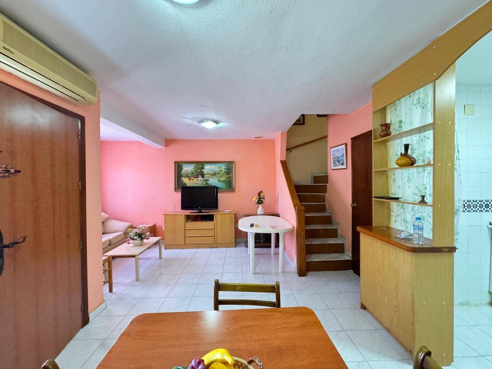 Adosado de 3 habitaciones en Torrevieja en venta con piscina - 142.000 € (Ref: 9497184)