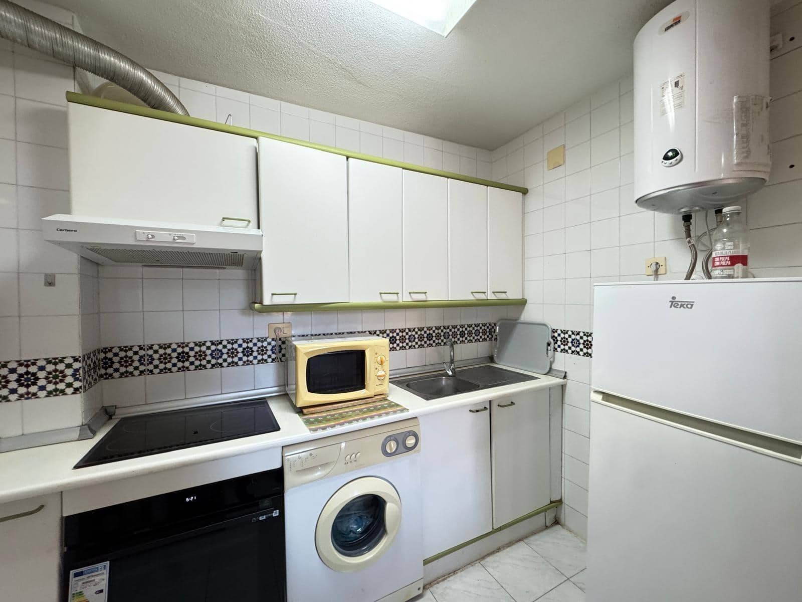 Adosado de 3 habitaciones en Torrevieja en venta con piscina - 142.000 € (Ref: 9497184)