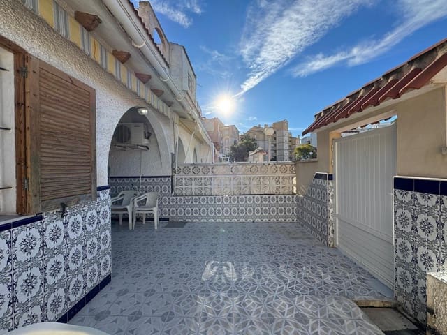 Adosado de 3 habitaciones en Playa de los Locos, Torrevieja en venta con piscina - 142.000 € (Ref: 9497184)