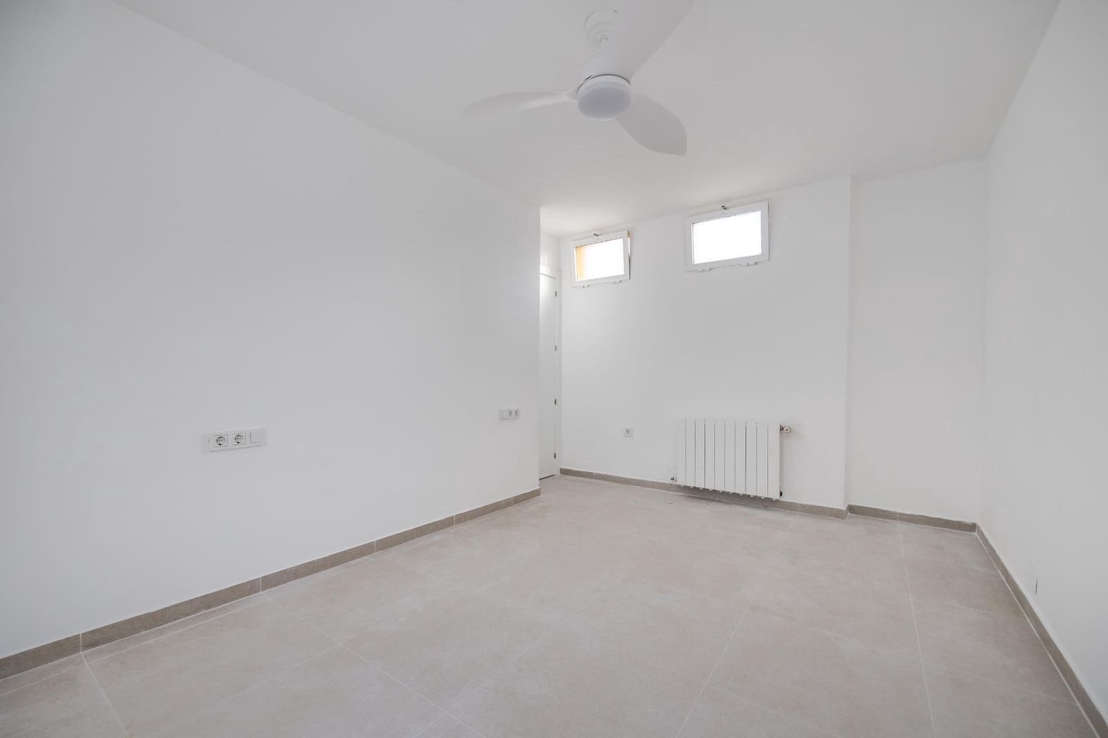 4 sypialnia Willa na sprzedaż w Playa Flamenca z garażem - 329 000 € (Ref: 9497190)