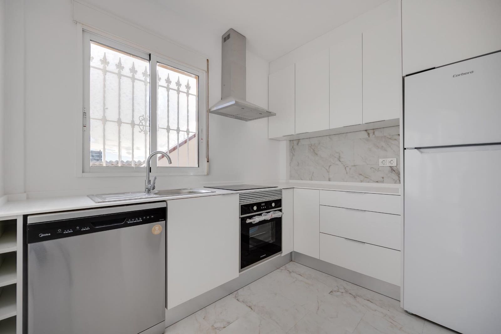 4 sypialnia Willa na sprzedaż w Playa Flamenca z garażem - 329 000 € (Ref: 9497190)