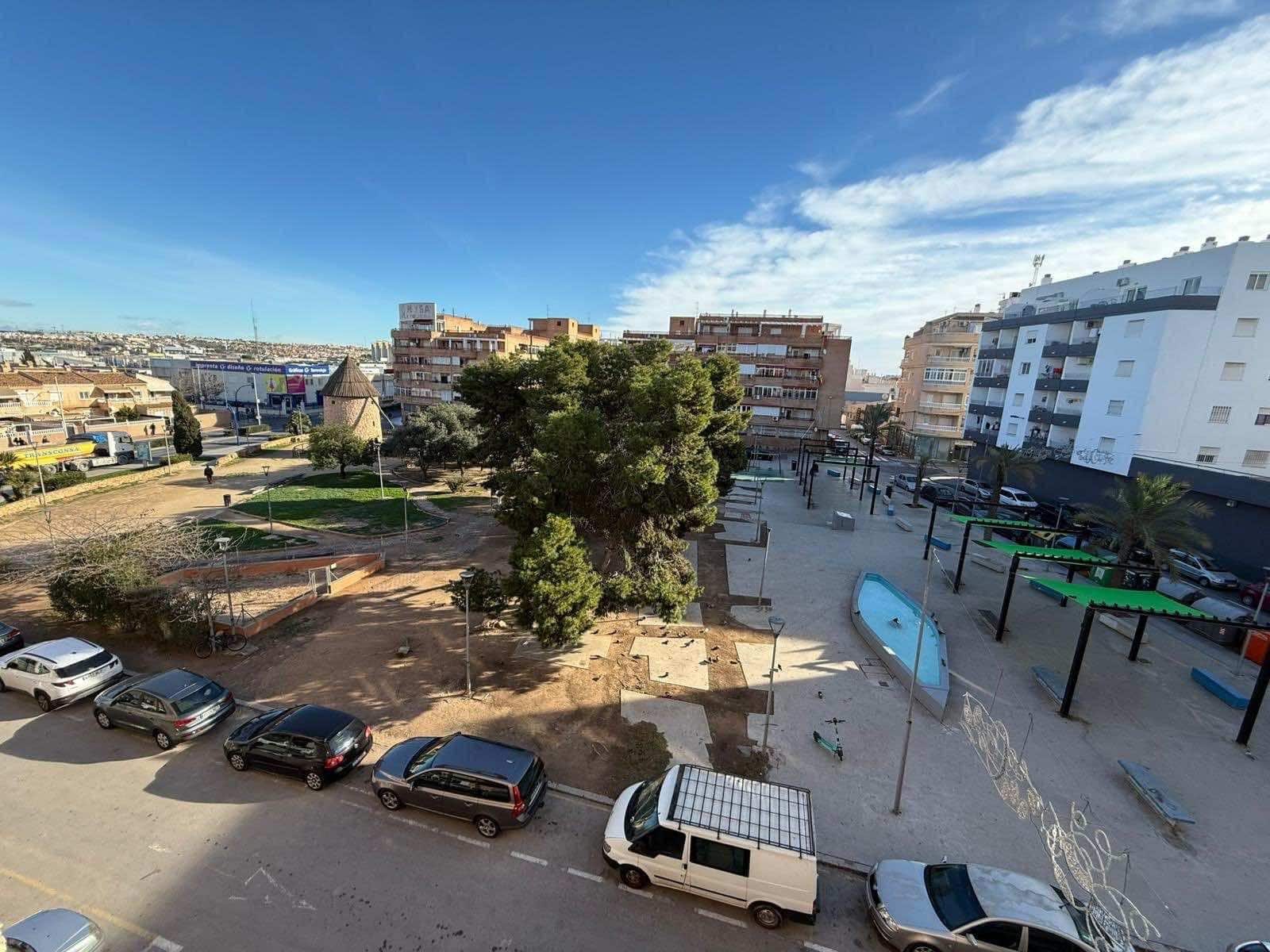 2 bedroom Apartment for sale in Torrevieja with pool - € 129,000 (Ref: 9499749)
