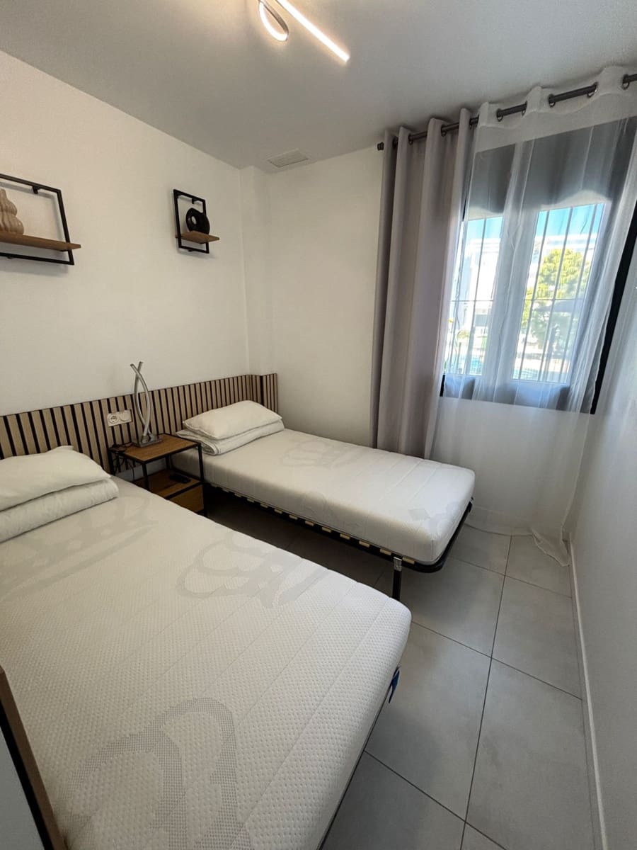 2 Zimmer Bungalow zu verkaufen in Pilar de la Horadada mit Pool - 260.000 € (Ref: 9502367)