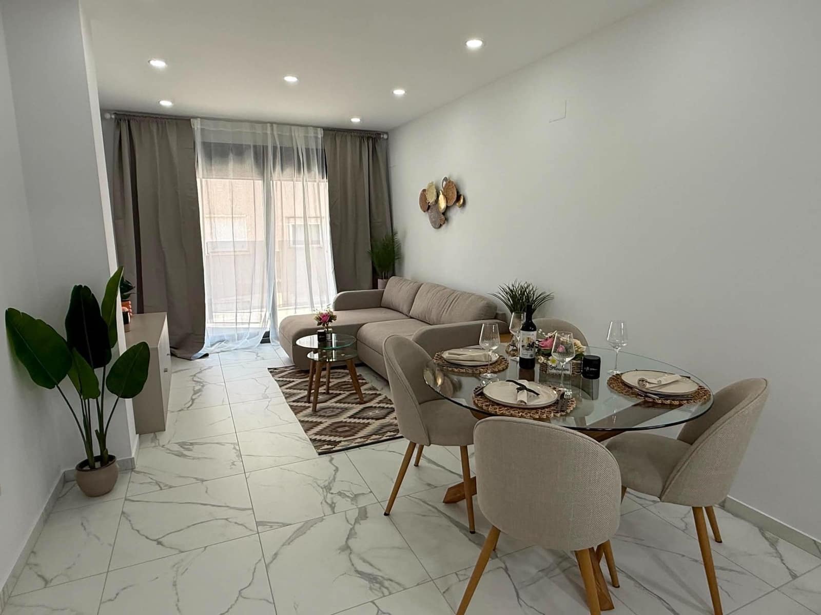 Apartamento de 2 habitaciones en Torrevieja en venta - 274.900 € (Ref: 9504292)