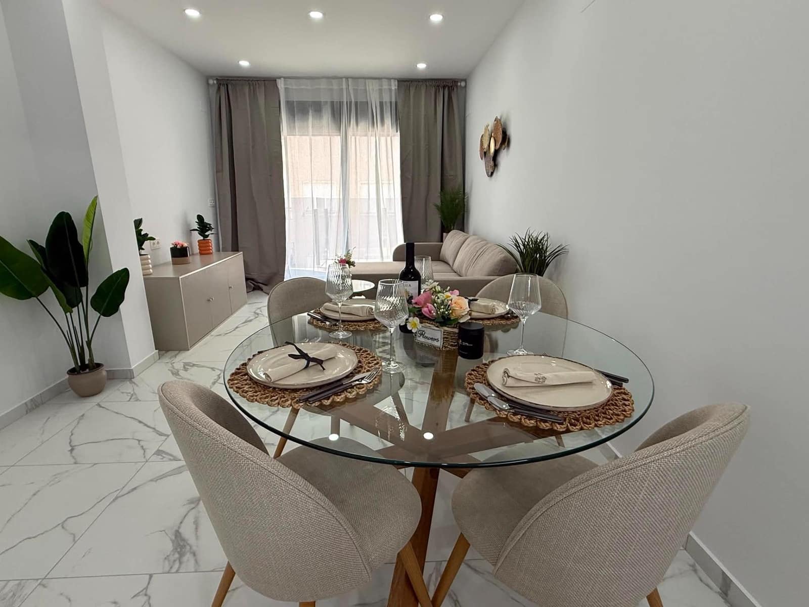 Apartamento de 2 habitaciones en Torrevieja en venta - 274.900 € (Ref: 9504292)