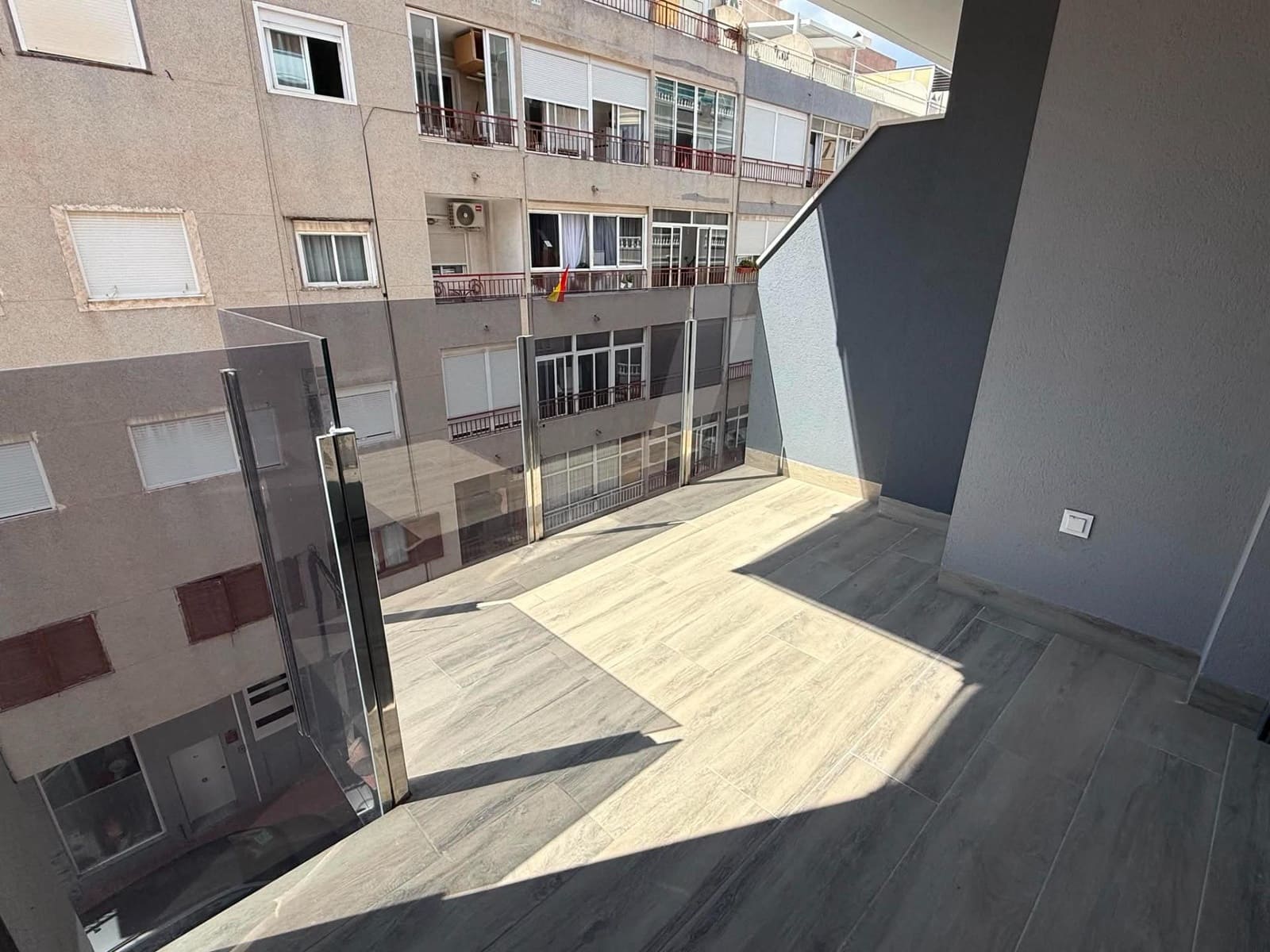 Apartamento de 2 habitaciones en Torrevieja en venta - 274.900 € (Ref: 9504292)