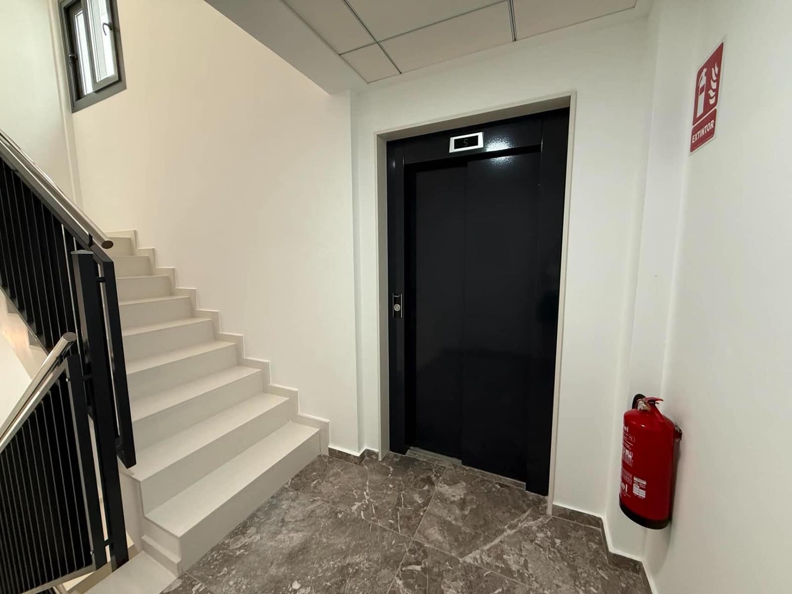 Apartamento de 2 habitaciones en Torrevieja en venta - 274.900 € (Ref: 9504292)