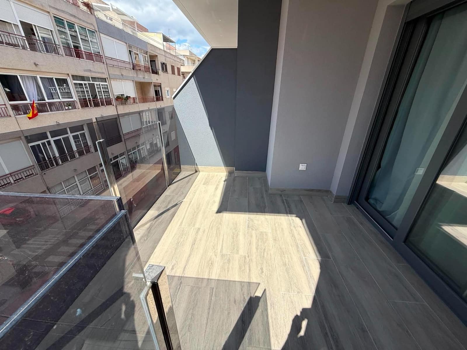 Apartamento de 2 habitaciones en Torrevieja en venta - 274.900 € (Ref: 9504292)