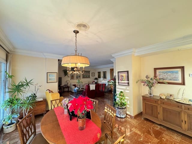 4 sovrum Lägenhet till salu i Torrevieja med garage - 380 000 € (Ref: 9504294)