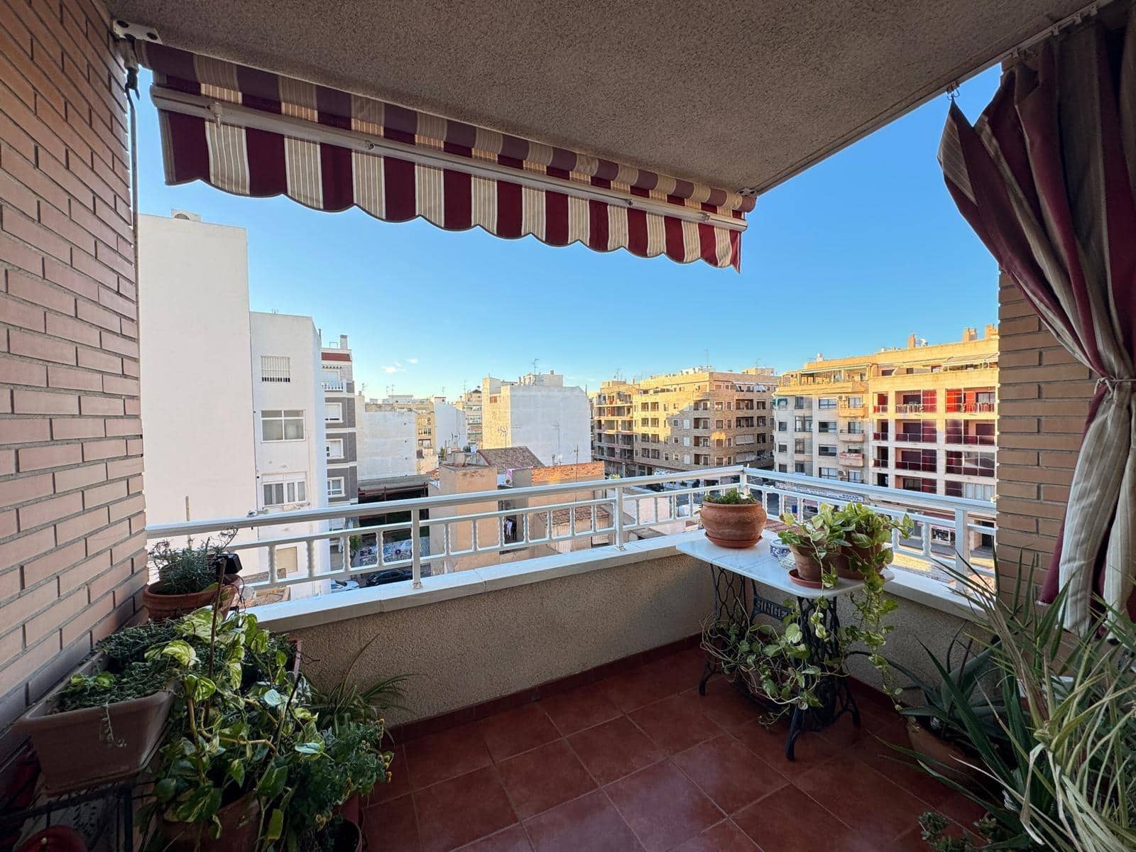 4 sovrum Lägenhet till salu i Torrevieja med garage - 380 000 € (Ref: 9504294)