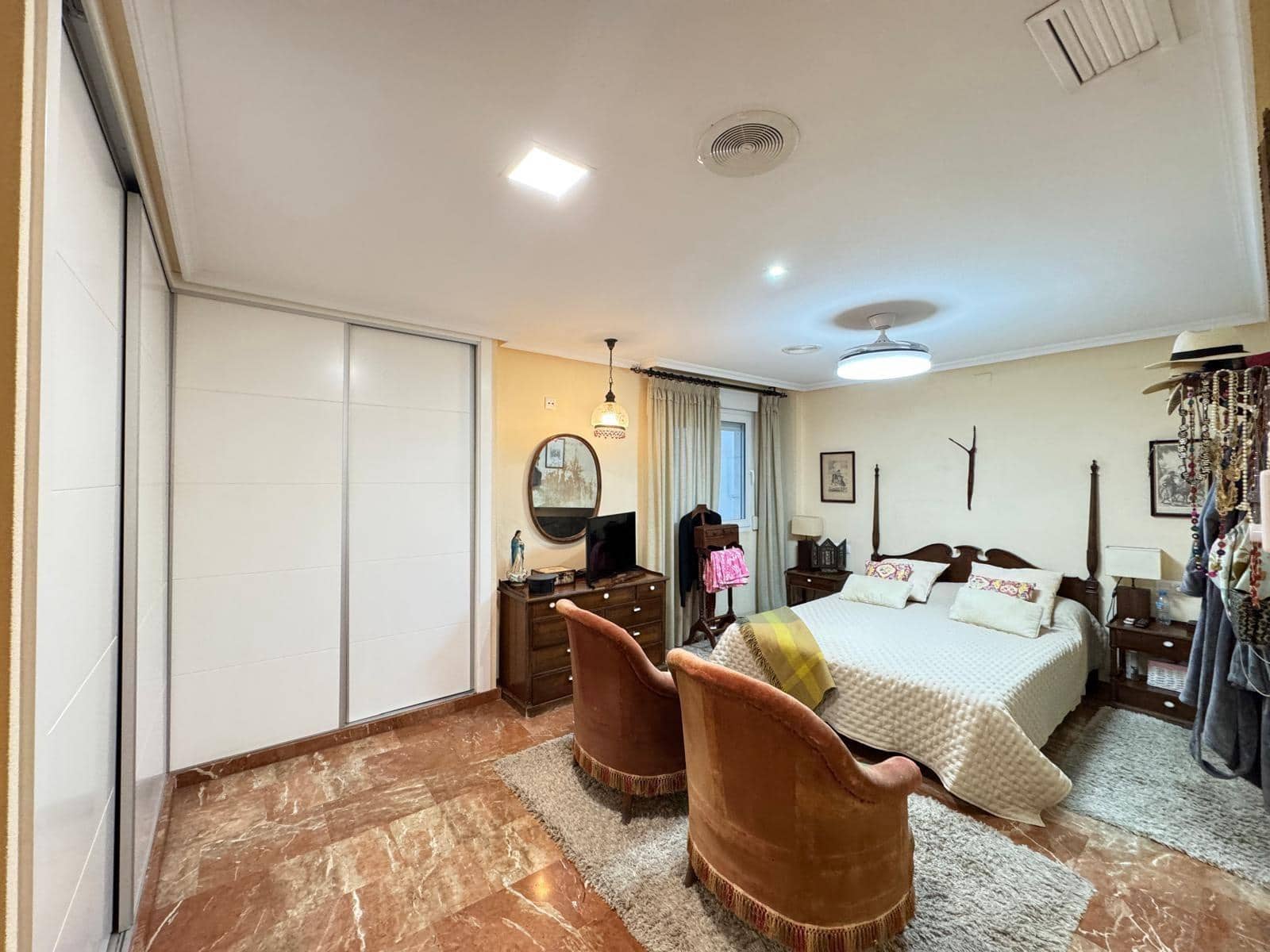 4 sovrum Lägenhet till salu i Torrevieja med garage - 380 000 € (Ref: 9504294)