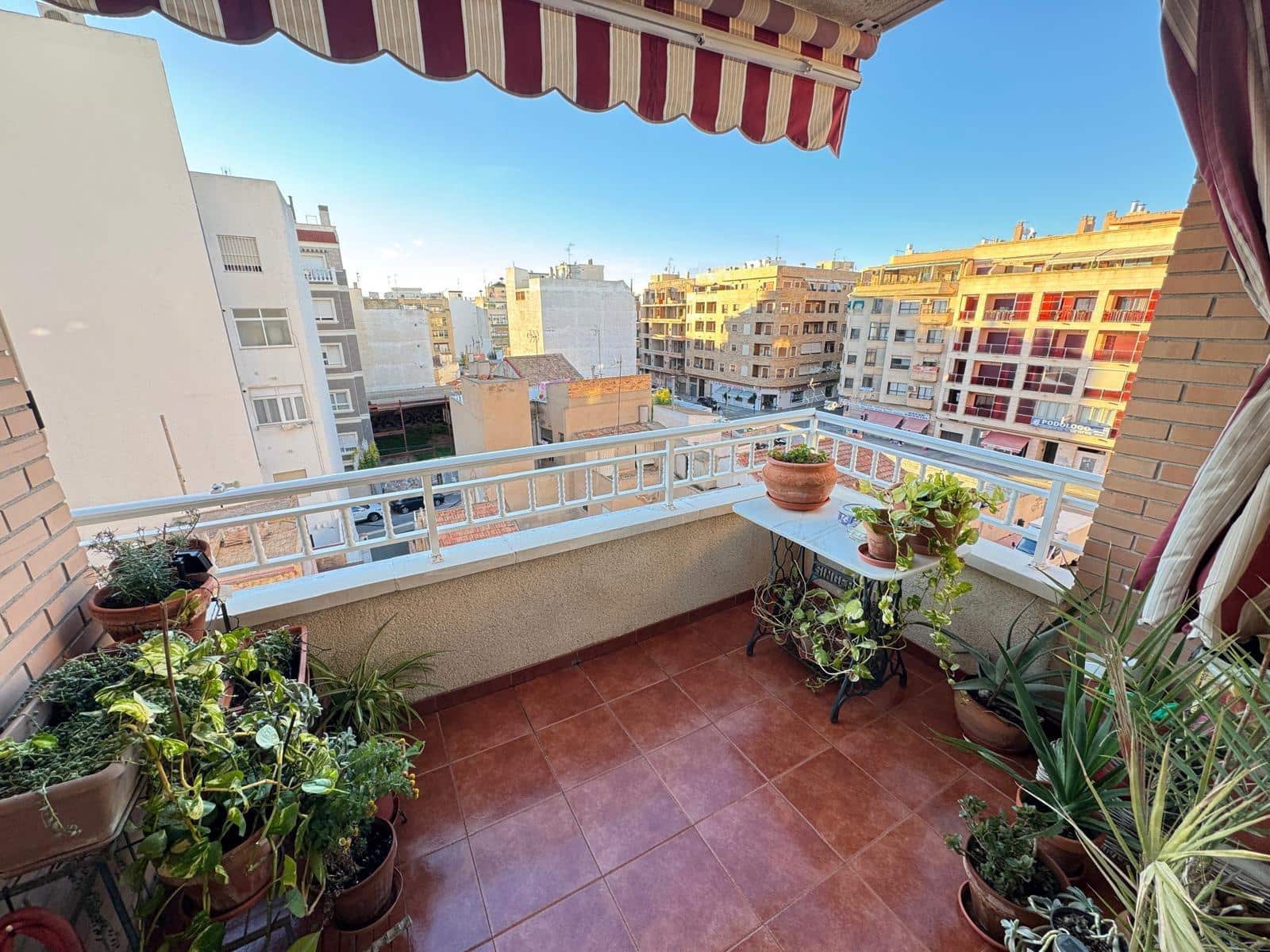 4 sovrum Lägenhet till salu i Torrevieja med garage - 380 000 € (Ref: 9504294)