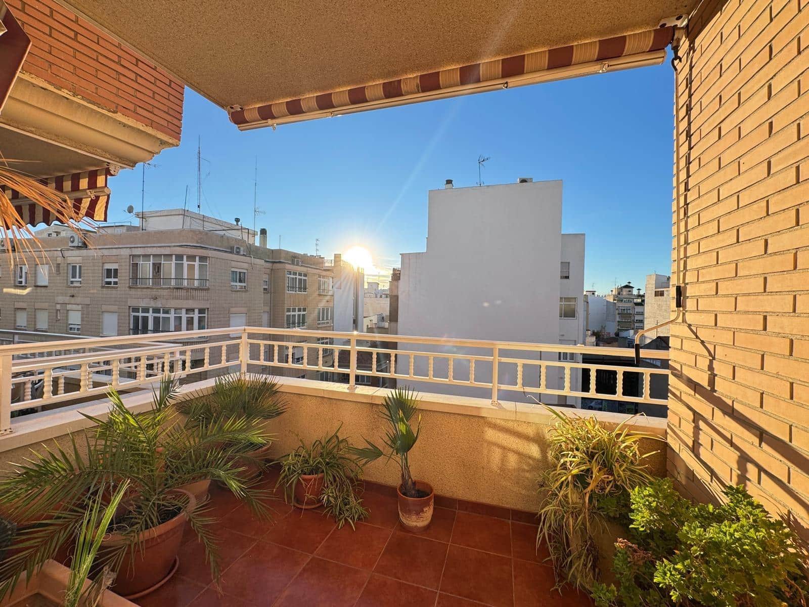 4 sovrum Lägenhet till salu i Torrevieja med garage - 380 000 € (Ref: 9504294)