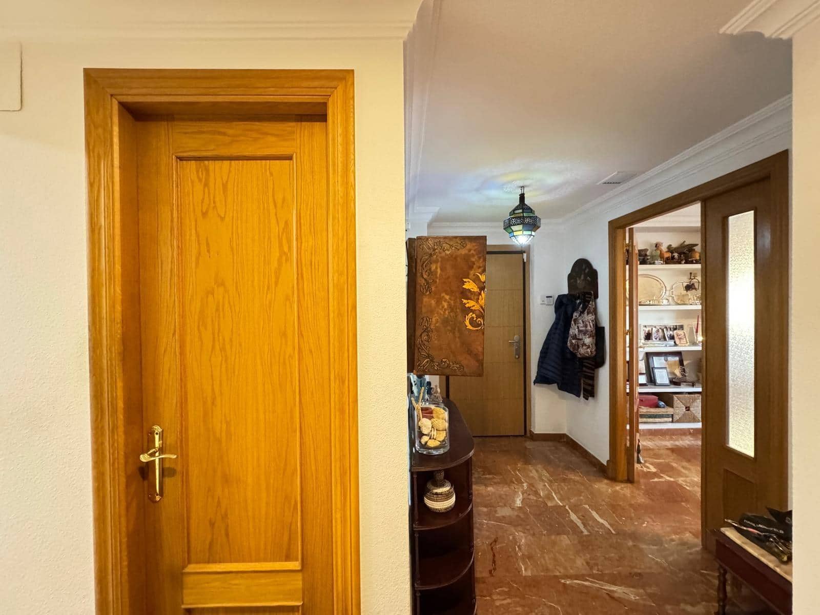 4 sovrum Lägenhet till salu i Torrevieja med garage - 380 000 € (Ref: 9504294)