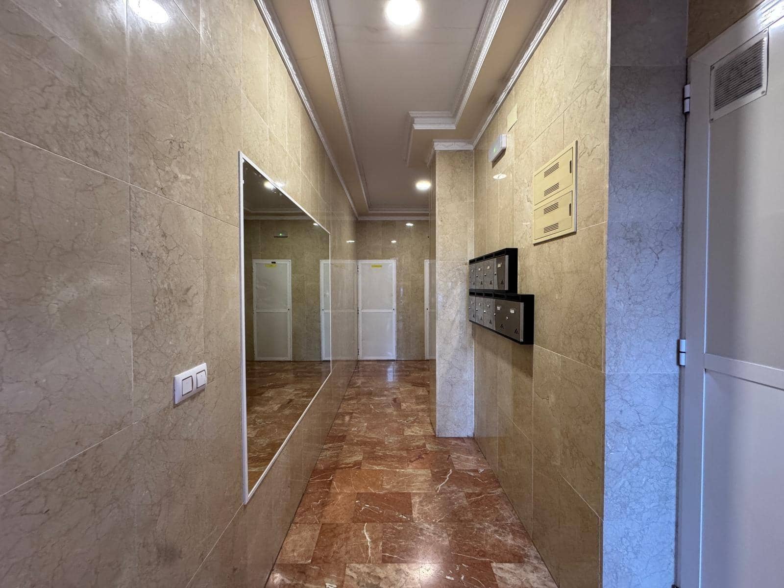 4 sovrum Lägenhet till salu i Torrevieja med garage - 380 000 € (Ref: 9504294)